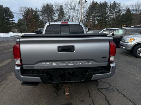 Used 2016 Toyota Tacoma TRD Sport w/ Premium & Technology Package image 8