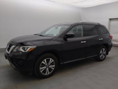 Used 2020 Nissan Pathfinder SV AWD/4WD image 2