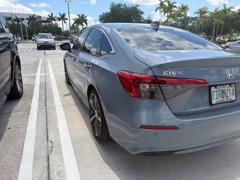 Used 2022 Honda Civic Touring image 8