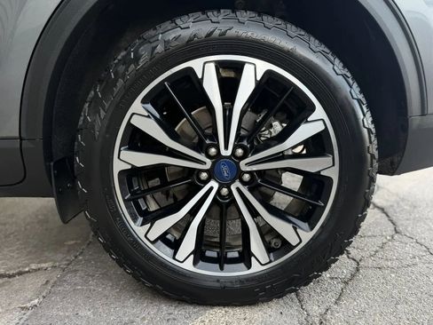 Used 2022 Ford Escape SE w/ SE Sport Appearance Package image 42