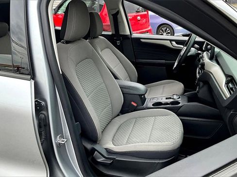 Used 2021 Ford Escape SE image 7