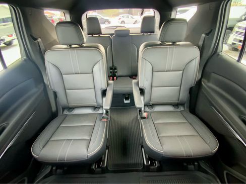 New 2026 Chevrolet Traverse High Country w/ LPO, Floor Liner Package image 35