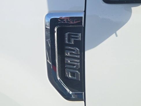 Used 2020 Ford F250 XLT w/ XLT Premium Package image 14