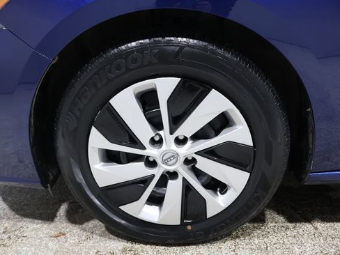 Used 2024 Nissan Altima 2.5 S image 8