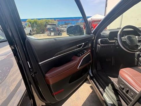 Certified 2023 Kia Telluride SX image 10