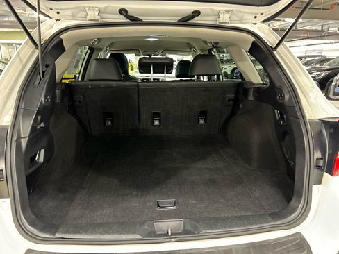 Used 2019 Subaru Outback 3.6R Limited AWD/4WD image 29