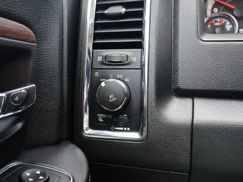 Used 2018 RAM 1500 Laramie w/ Convenience Group AWD/4WD image 14
