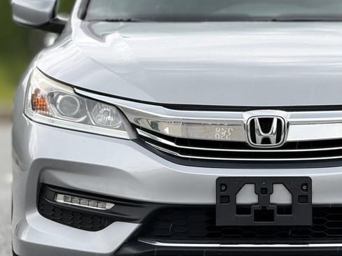 Used 2016 Honda Accord Sport image 14