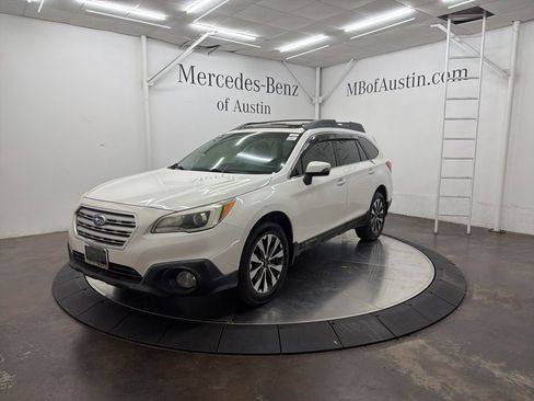 Used 2015 Subaru Outback 2.5i Limited AWD/4WD image 3