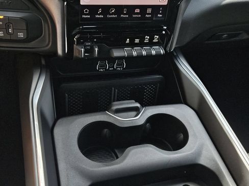 New 2026 RAM 2500 Laramie w/ Night Edition AWD/4WD image 18
