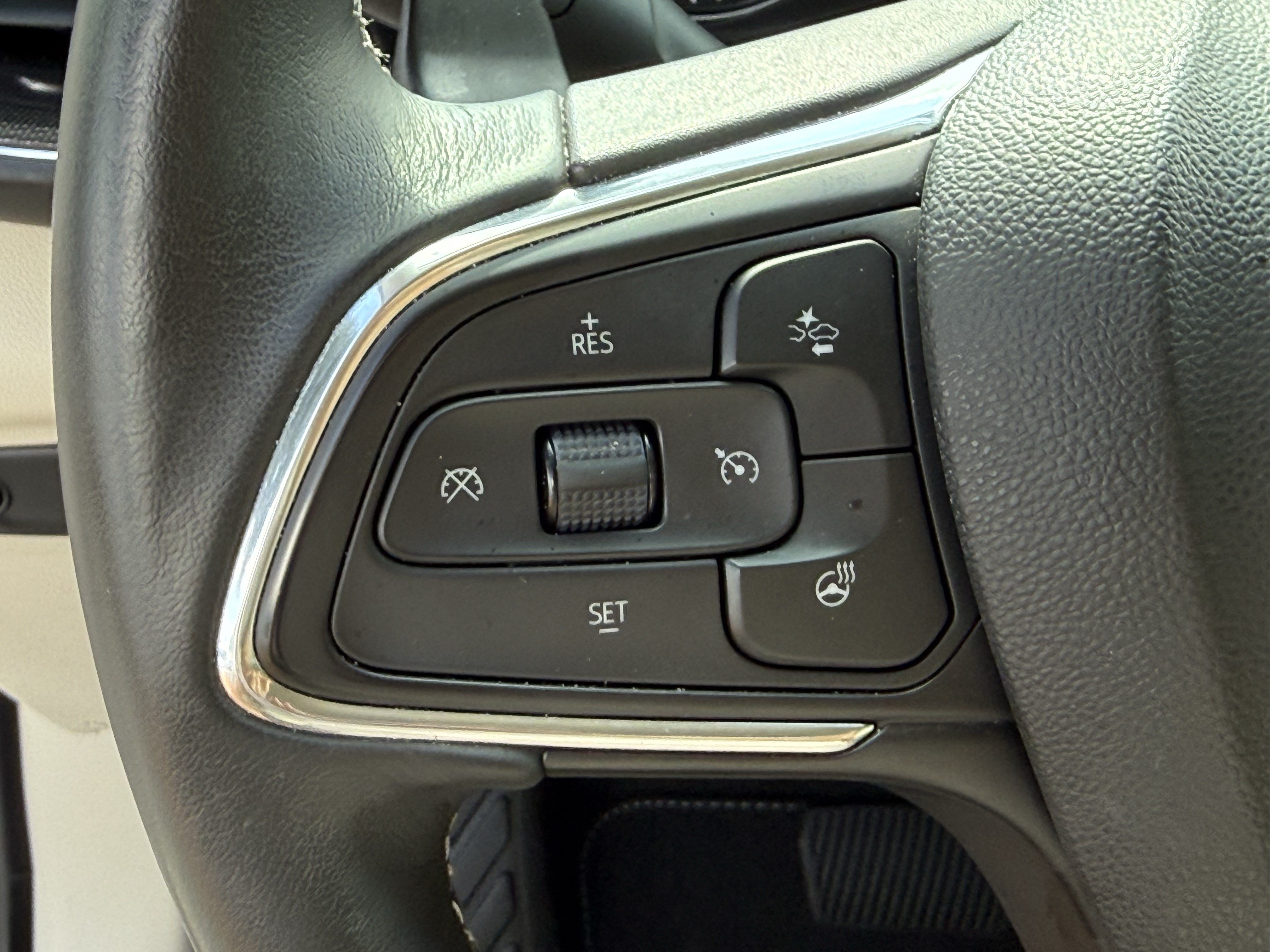 Used 2023 Buick Envision Essence w/ Technology Package I AWD/4WD image 16