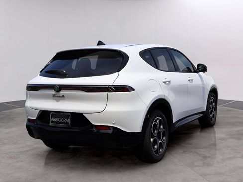 Used 2025 Alfa Romeo Tonale AWD/4WD image 5