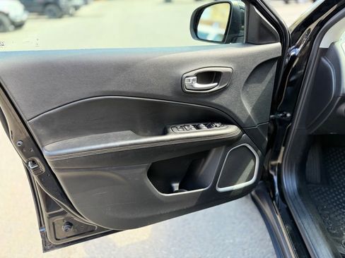 Used 2021 Jeep Compass Latitude w/ Convenience Group AWD/4WD image 18