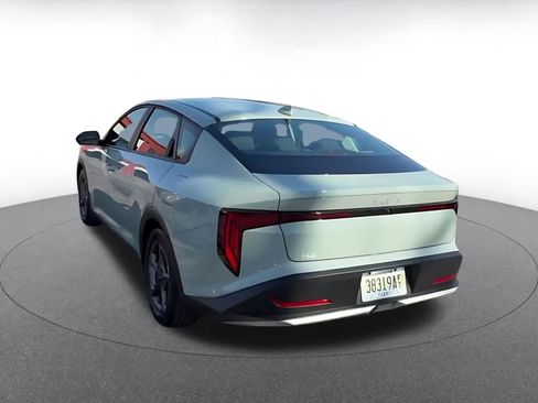 Used 2025 Kia K4 LXS image 11
