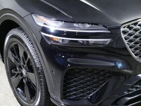 Used 2022 Genesis GV70 3.5T Sport w/ Sport Advanced Package AWD/4WD image 16