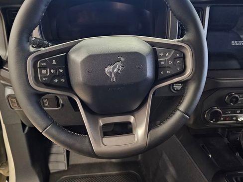 New 2025 Ford Bronco Badlands image 16