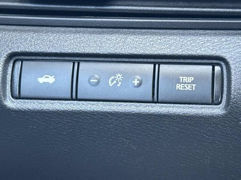Used 2024 Nissan Altima 2.5 SV FWD image 13