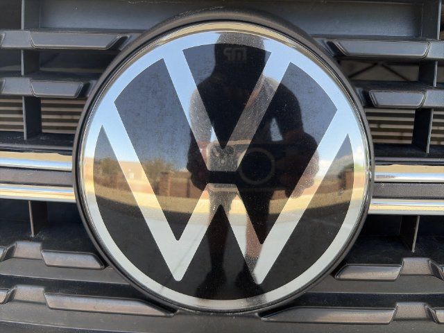 Used 2024 Volkswagen Jetta SE w/ Panoramic Sunroof Package FWD image 29