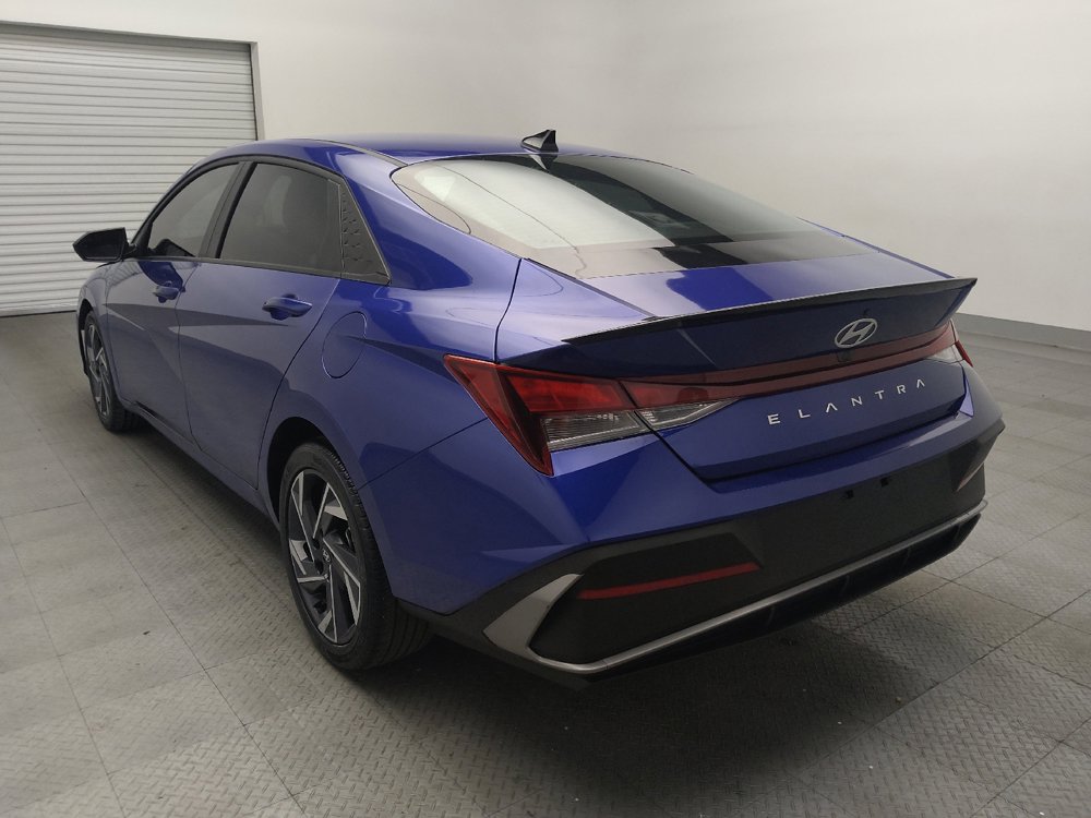 Used 2025 Hyundai Elantra Sport FWD image 5