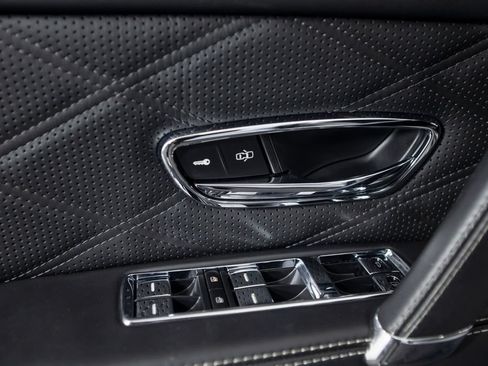 Used 2014 Bentley Flying Spur W12 AWD/4WD image 32