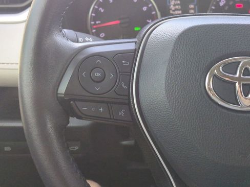 Used 2021 Toyota RAV4 XLE Premium image 24