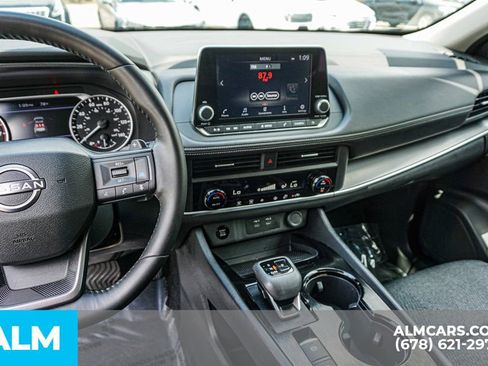 Used 2025 Nissan Rogue SV AWD/4WD image 32