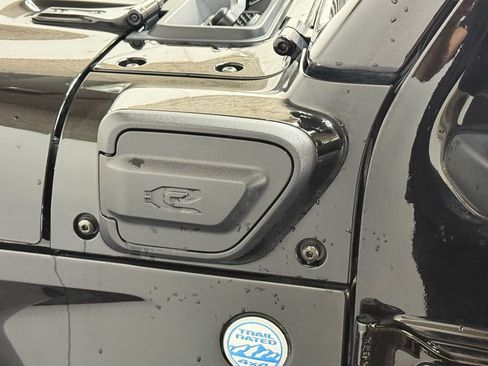 Used 2023 Jeep Wrangler Unlimited Sahara w/ Cold Weather Group image 34