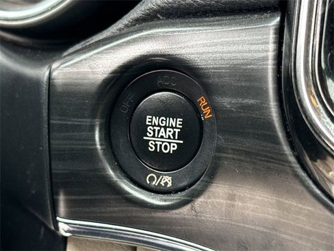 Used 2019 Jeep Grand Cherokee Limited w/ Luxury Group II image 37