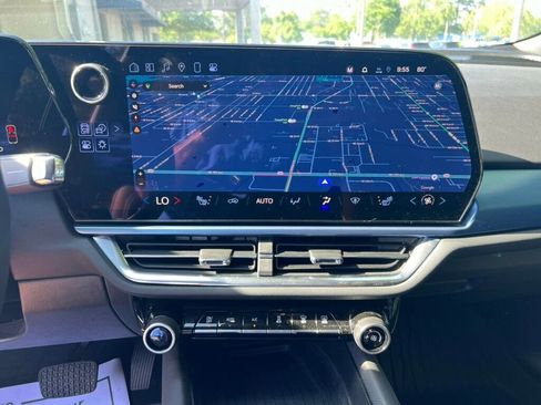 Used 2024 Chevrolet Equinox EV LT image 6