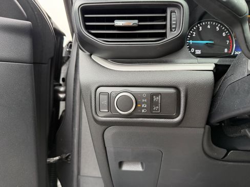 Used 2023 Ford Explorer XLT image 17