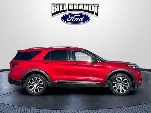 Used 2025 Ford Explorer ST-Line AWD/4WD image 2