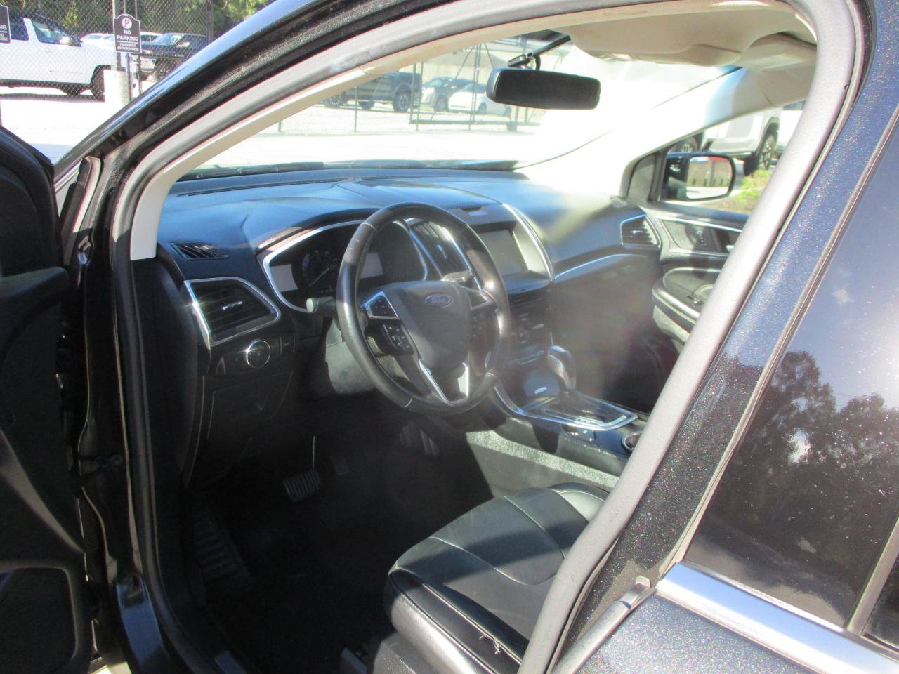 Used 2015 Ford Edge Titanium w/ Technology Package FWD image 15