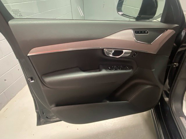 Used 2024 Volvo XC90 B5 Core w/ Climate Package AWD/4WD image 7