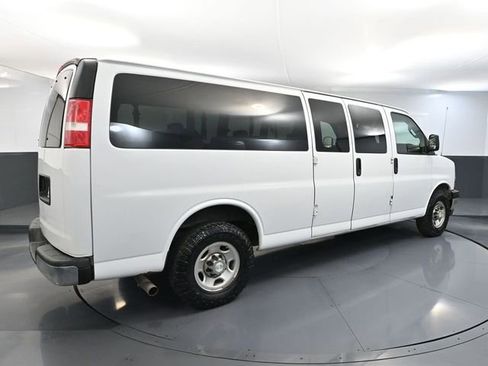 Used 2017 Chevrolet Express 3500 LT w/ LT Preferred Equipment Group image 6