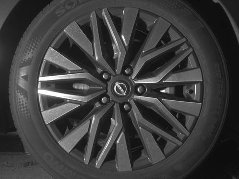 Used 2025 Nissan Altima 2.5 SV image 13