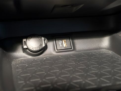 Used 2024 Toyota RAV4 XLE Premium image 12