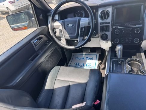 Used 2016 Ford Expedition Limited w/ Equipment Group 301A AWD/4WD image 30