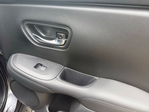 Used 2025 Honda HR-V LX image 36