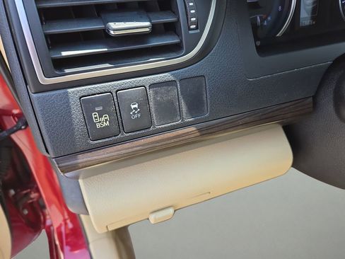 Used 2015 Toyota Camry XLE FWD image 15