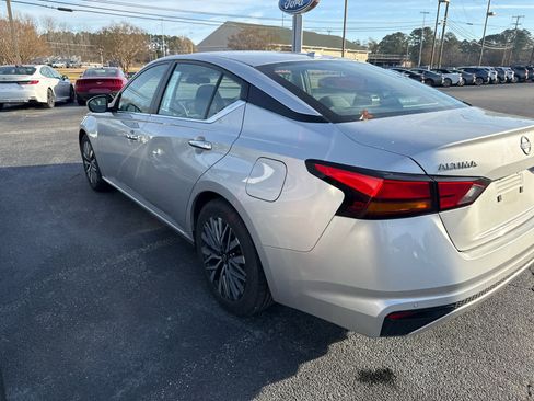 Used 2023 Nissan Altima 2.5 SV image 15