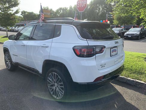 Used 2023 Jeep Compass Limited w/ Elite Group AWD/4WD image 4