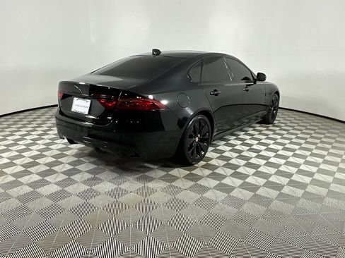 Used 2022 Jaguar XF R-Dynamic SE image 4