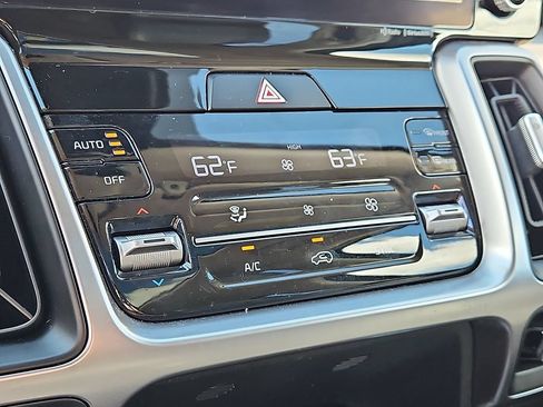 Certified 2023 Kia Sorento S w/ Panoramic Sunroof Package AWD/4WD image 17