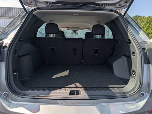 Used 2023 Chevrolet Equinox LS w/ Driver Confidence II Package AWD/4WD image 16