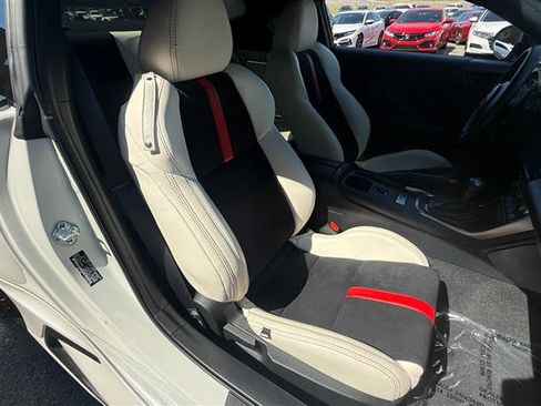 Used 2022 Toyota GR86 w/ ALL Weather Mat Package (TMS) RWD image 19