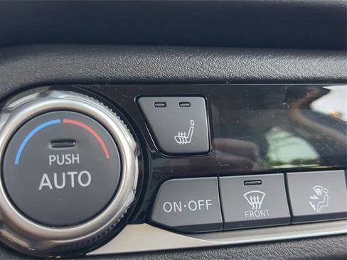 New 2025 Nissan Versa SR w/ Trunk Package image 20