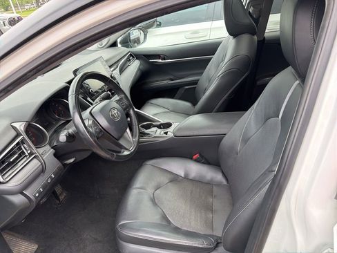 Used 2021 Toyota Camry XSE w/ Navigation Package FWD image 2
