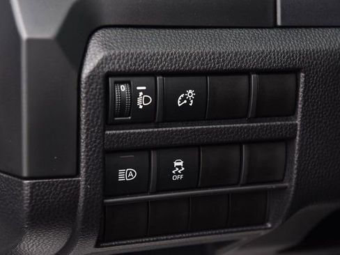 Used 2025 Toyota Tacoma SR AWD/4WD image 9