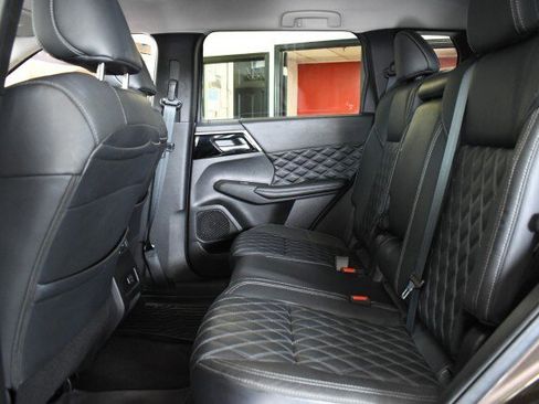 Used 2022 Mitsubishi Outlander SEL AWD/4WD image 23