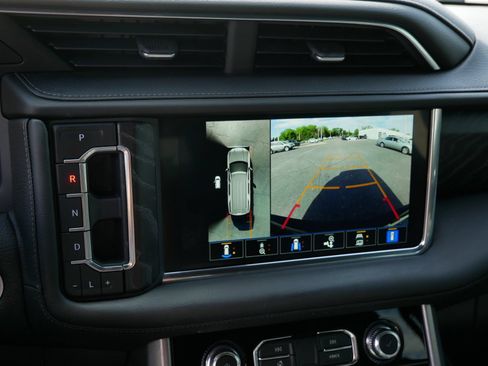 Used 2022 GMC Yukon XL Denali AWD/4WD image 29